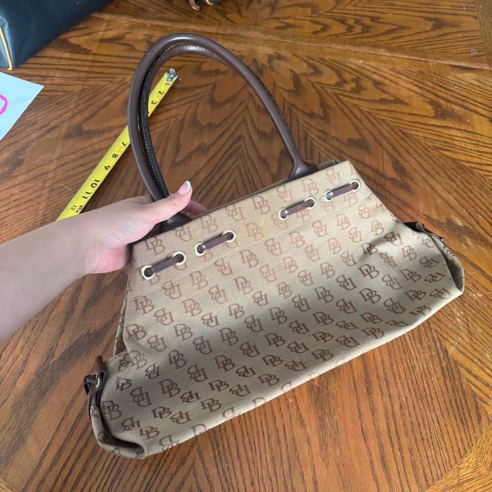 DOONEY & BOURKE DESIGNER PURSE TOTE BAG TAN BROWN #B6166940 duffle W/ HANDLE VTG - Picture 10 of 10